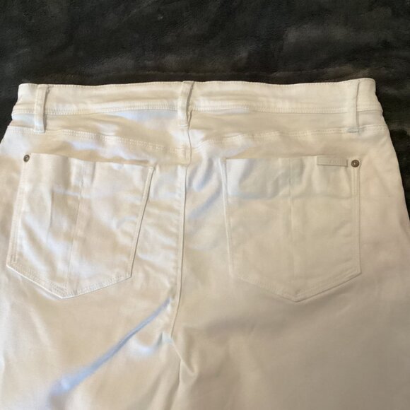 Reitmans White  Skinny Jean - Picture 4 of 6